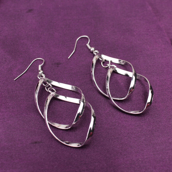 Hollow Leaf Dangle Earrings